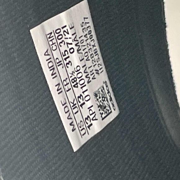 NWT Adidas ADILETTE Black Stripe Slip Resistant Sandal Slides shower shoe - Picture 4 of 5